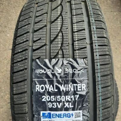 Лот: 24401928. Фото: 1. Зимняя резина 205/50 R-17 "Royal... Шины