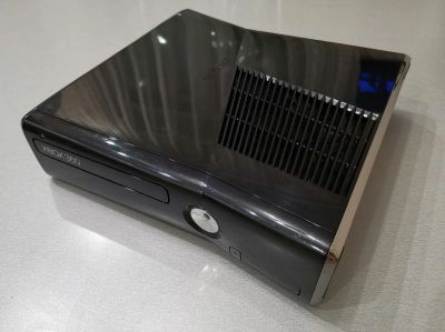 Лот: 15202283. Фото: 1. Xbox 360 250GB + kinect + игры. Игровые приставки, консоли
