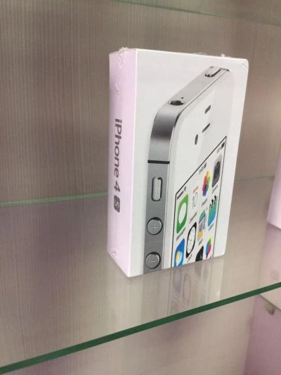 Лот: 10351640. Фото: 1. iphone 4s 16gb white. Смартфоны