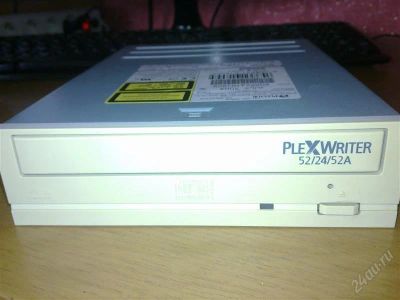 Лот: 2468554. Фото: 1. Plextor PX-W5224TA White. Приводы CD, DVD, BR, FDD