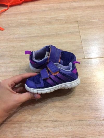 Лот: 8867042. Фото: 1. Продам детские кроссовки Adidas. Кеды, кроссовки