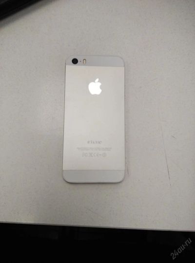 Лот: 5796261. Фото: 1. Apple iPhone 5S Silver 16GB. Смартфоны