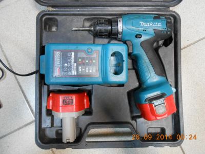 Лот: 4558177. Фото: 1. Продам шуруповерт Makita 6271DWPLE... Электроинструмент