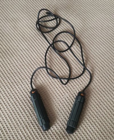 Лот: 25093109. Фото: 1. Скакалка с утяжелителем Nike Accessories. Фитнес, аэробика и гимнастика