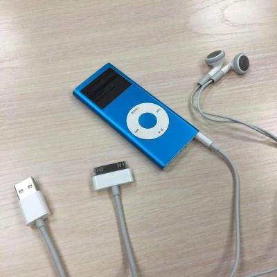 Лот: 8334653. Фото: 1. Apple iPod Nano 4 ГБ blue (айпод... Плееры