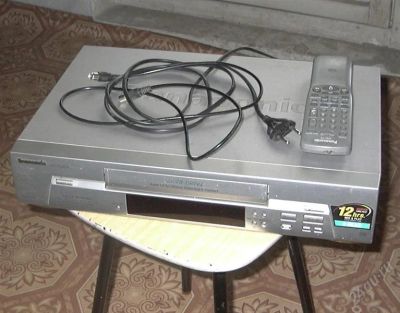 Лот: 841975. Фото: 1. Видеомагнитофон Panasonic NV SJ205. Видеомагнитофоны
