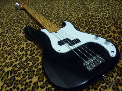 Лот: 1759128. Фото: 1. Fender Precision Bass 1986 Vintage... Гитары