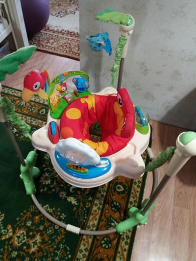 Лот: 8475407. Фото: 1. Прыгунки Fisher-price тропический... Ходунки, прыгунки, качели