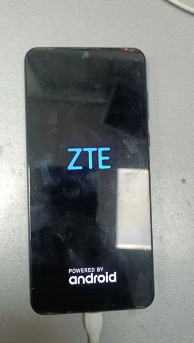 Лот: 21784598. Фото: 1. Смартфон ZTE (z). Смартфоны