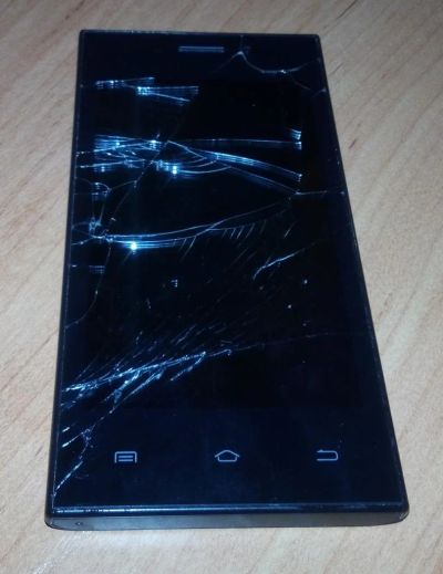 Лот: 4591016. Фото: 1. Highscreen Zera F. Разбито стекло... Смартфоны