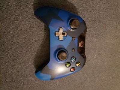 Лот: 16738672. Фото: 1. Xbox one геймпад. Аксессуары для игровых приставок, консолей, геймпады