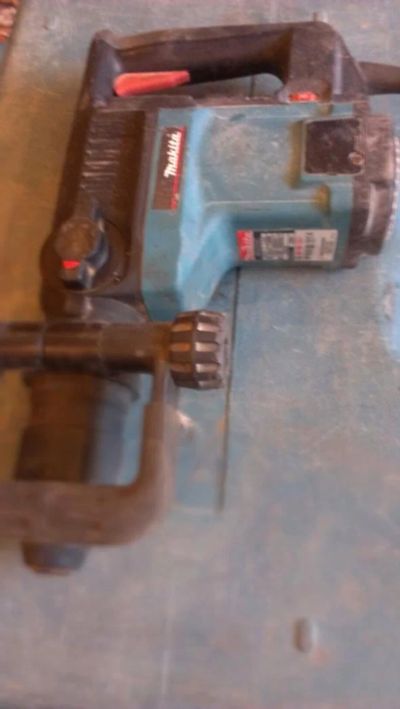 Лот: 5324292. Фото: 1. Перфоратор Makita HR 4000 C (HR4000C... Электроинструмент