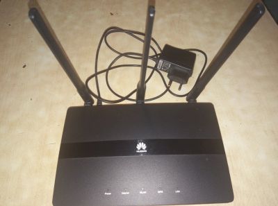 Лот: 18610455. Фото: 1. Беспроводной роутер Wi-Fi Huawei... Маршрутизаторы (роутеры)