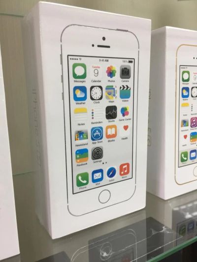 Лот: 10362013. Фото: 1. iPhone 5S 16gb чехол и защитное... Смартфоны
