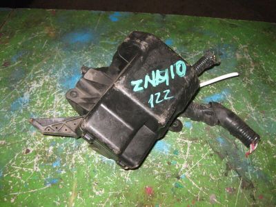 Лот: 20896624. Фото: 1. Блок предохранителей Toyota Isis... Двигатель и элементы двигателя