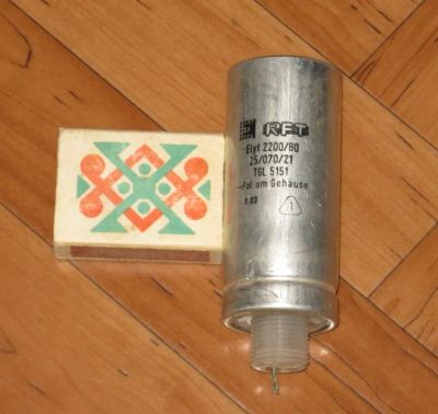Лот: 24892978. Фото: 1. 2200 мкф Конденсатор 80 V RFT... Конденсаторы