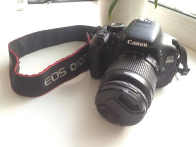 Лот: 10792042. Фото: 1. Фотоаппарат Canon 600d. Цифровые зеркальные