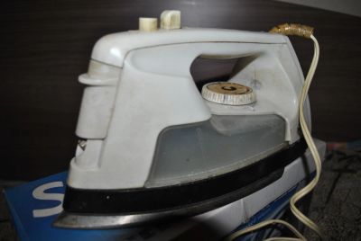 Лот: 6791373. Фото: 1. Утюг. Утюги, парогенераторы, отпариватели