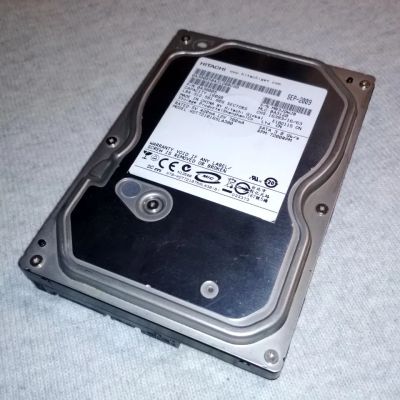 Лот: 19706005. Фото: 1. Жесткий диск HDD Hitachi HDT721016SLA380... Жёсткие диски (HDD)