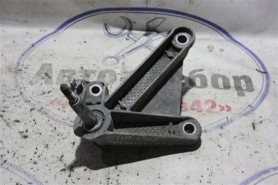 Лот: 21717836. Фото: 1. кронштейн МКПП Renault Clio BR. Двигатель и элементы двигателя