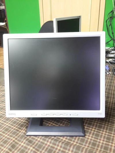 Лот: 5621238. Фото: 1. Монитор 17" BENQ Q7T3. ЖК-мониторы