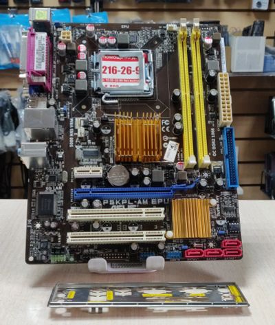 Лот: 20761851. Фото: 1. Материнская плата ASUS P5KPL-AM... Материнские платы