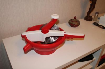 Лот: 8069507. Фото: 1. Мельница Фантазия Tapperware. Кухонные аксессуары