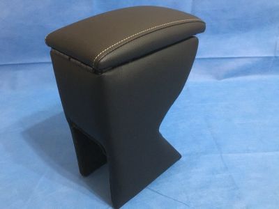 Лот: 17533514. Фото: 1. Подлокотник Hyundai Accent 2000... Салон
