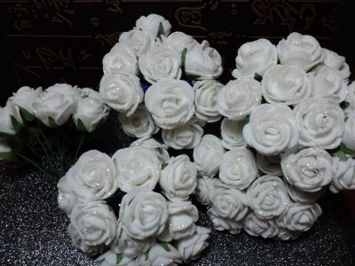 Лот: 3332455. Фото: 1. Маленькие белые латексные розы... Аксессуары