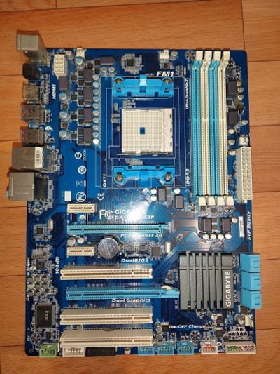 Лот: 18588150. Фото: 1. Материнская плата Gigabyte Ga-a55-ds3p... Материнские платы