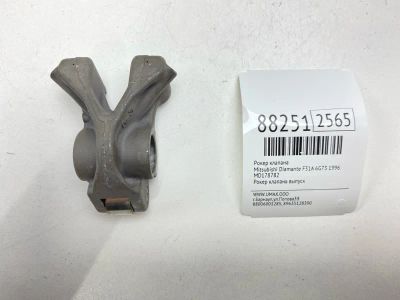 Лот: 22873772. Фото: 1. Рокер клапана Mitsubishi Diamante... Двигатель и элементы двигателя