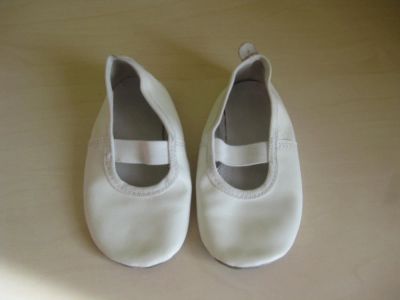 Лот: 9125265. Фото: 1. Чешки белые, натуральная кожа... Другое (обувь)