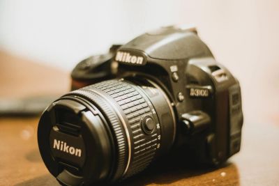 Лот: 11578011. Фото: 1. Фотоаппарат Nikon D3100 плюс чехол... Цифровые зеркальные