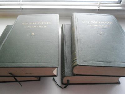 Лот: 11153474. Фото: 1. книги Мичурина 4 тома. Мемуары, биографии