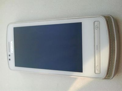 Лот: 3430873. Фото: 1. Nokia 700 белый. Комплект. Смартфоны
