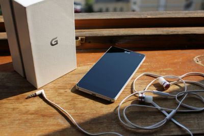 Лот: 4215595. Фото: 1. LG E975 32GB РСТ мощный стильный... Смартфоны
