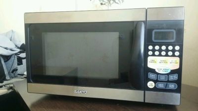 Лот: 9318040. Фото: 1. Микроволновка Sanyo em-p9-al23. Микроволновки, мини-печи
