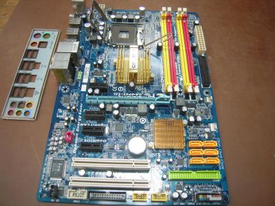 Лот: 11851084. Фото: 1. Материнская плата 775 Gigabyte... Материнские платы