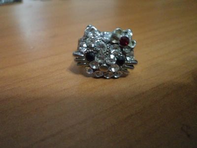 Лот: 4936684. Фото: 1. Кольцо Hello Kitty со стразами. Кольца, перстни