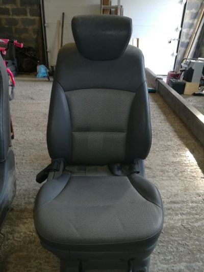 Лот: 12427425. Фото: 1. Сидение Hyundai Grand Starex. Двигатель и элементы двигателя