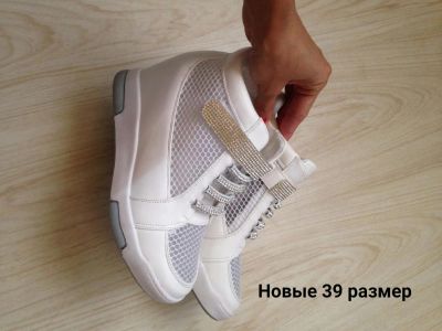 Лот: 8116926. Фото: 1. Ботинки, сникерсы. Ботинки, полуботинки