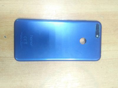 Лот: 16079297. Фото: 1. Задняя крышка Honor 7C AUM-L41. Корпуса, клавиатуры, кнопки