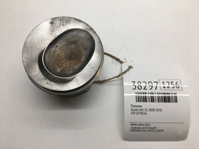 Лот: 20388772. Фото: 1. Поршень Skoda Yeti 2010 03F107065A... Двигатель и элементы двигателя