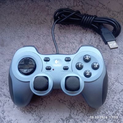 Лот: 21600207. Фото: 1. Геймпад logitech f510. Аксессуары для игровых приставок, консолей, геймпады