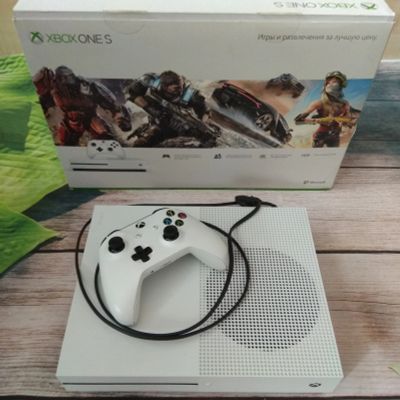 Лот: 17027746. Фото: 1. Игровая консоль Xbox One S. Игровые приставки, консоли