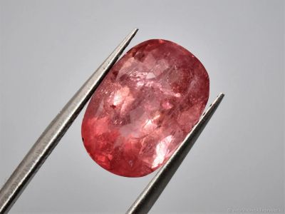 Лот: 20407109. Фото: 1. 7.96 ct. Турмалин овал (Мозамбик... Драгоценные и поделочные камни