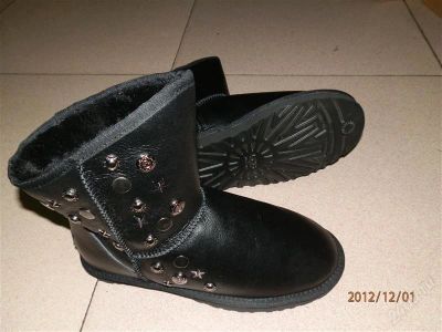 Лот: 2411844. Фото: 1. Угги женские короткие, 27,5 см... Угги, унты, валенки