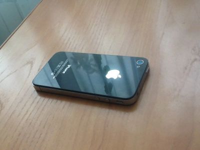 Лот: 8685030. Фото: 1. iphone 4 16 gb. Смартфоны