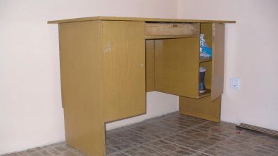 Лот: 4367510. Фото: 1. письменный стол. Столы, стулья, обеденные группы