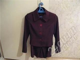 Лот: 1309155. Фото: 1. бордовый костюм (юбка + пиджак... Костюмы